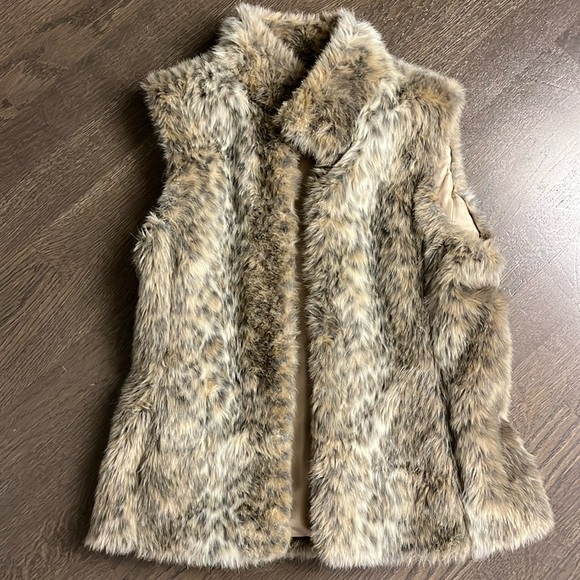 Banana Republic Faux Fur Vest - Picture 1 of 5
